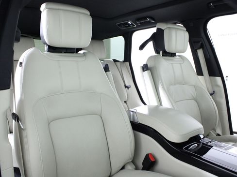 Used 2020 Land Rover Range Rover HSE image 18