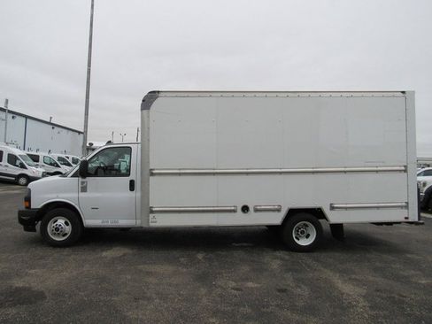 Used 2021 GMC Savana 3500 Extended w/ Power Convenience Package RWD image 6