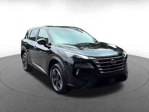Used 2025 Nissan Rogue SV AWD/4WD image 3