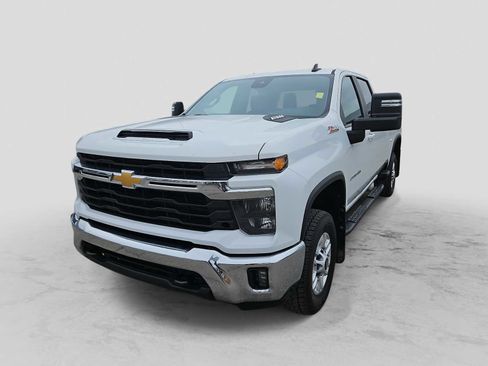 Used 2024 Chevrolet Silverado 2500 LT image 1