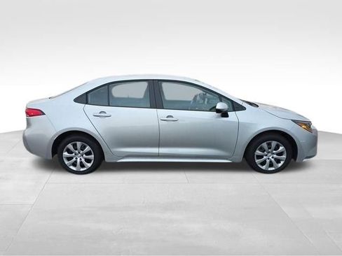Used 2026 Toyota Corolla LE FWD image 8