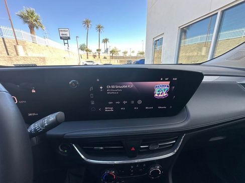 Used 2025 Buick Encore GX Preferred FWD image 21