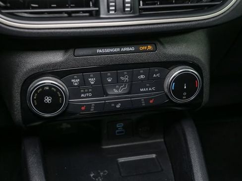 Used 2022 Ford Escape SE w/ Cold Weather Package FWD image 23