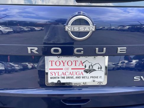 Used 2024 Nissan Rogue SV AWD/4WD image 8