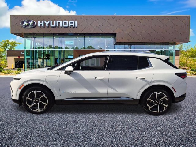 Used 2024 Chevrolet Equinox EV LT w/ LPO, All-Weather Mat Package FWD image 4