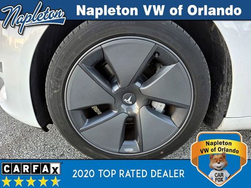 Used 2023 Tesla Model 3 Standard Range image 9