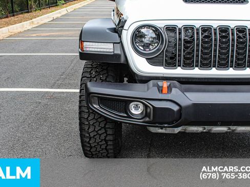 Used 2026 Jeep Gladiator Mojave AWD/4WD image 11