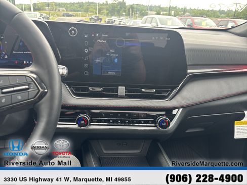 Used 2025 Chevrolet Equinox RS w/ Safety and Technology Package AWD/4WD image 17