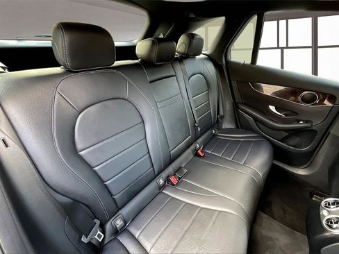 Used 2021 Mercedes-Benz GLC 300 GLC 300 image 20