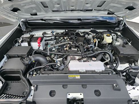 New 2025 Toyota Tacoma SR5 image 9