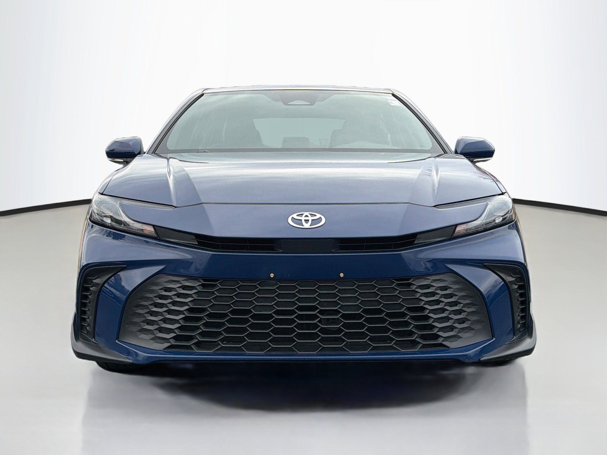 Certified 2025 Toyota Camry SE FWD image 5