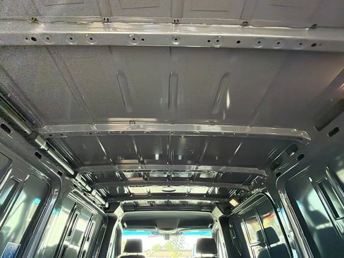 Used 2025 Mercedes-Benz Sprinter 2500 image 11
