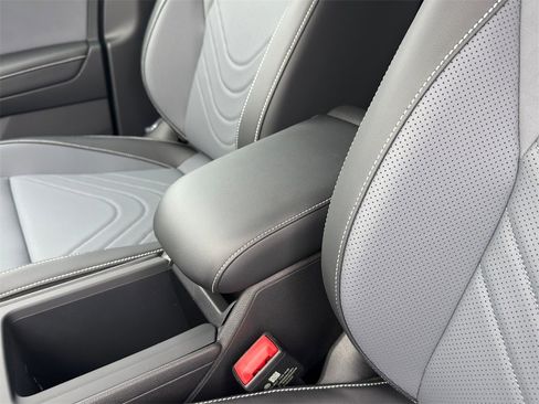 New 2026 Volkswagen Tiguan SE R-Line image 16