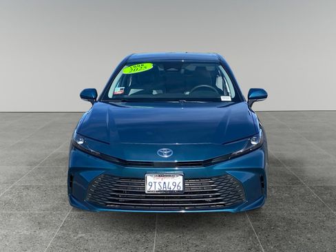 Used 2025 Toyota Camry LE w/ Convenience Package FWD image 8