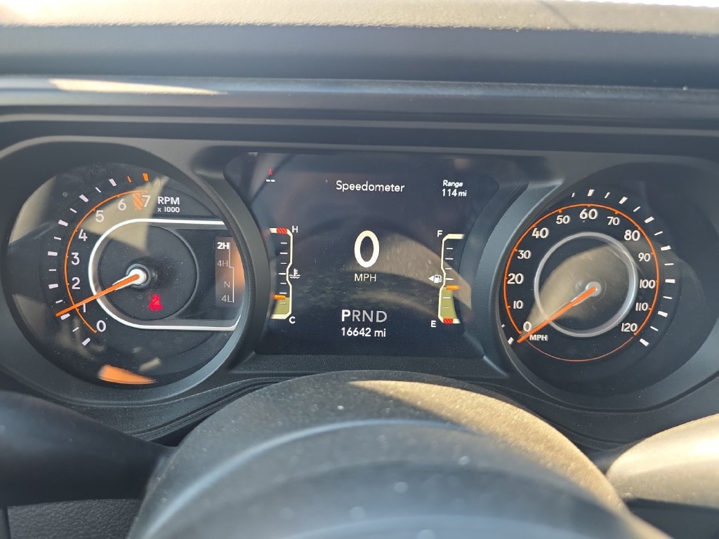 Used 2025 Jeep Gladiator Rubicon w/ Safety Group AWD/4WD image 23
