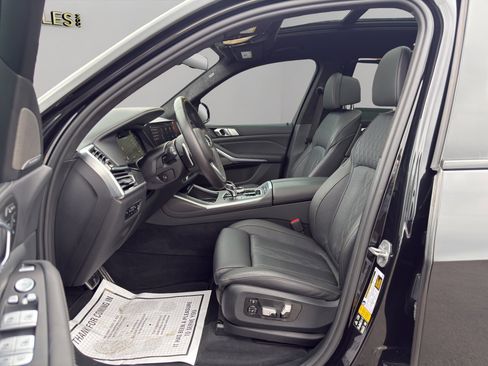 Used 2022 BMW X7 M50i image 10