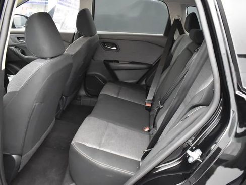 Used 2023 Nissan Rogue SV image 15