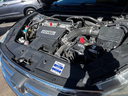 Used 2014 Honda Crosstour EX image 17