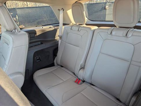 Certified 2023 Lincoln Aviator Reserve w/ Equipment Group 201A image 27