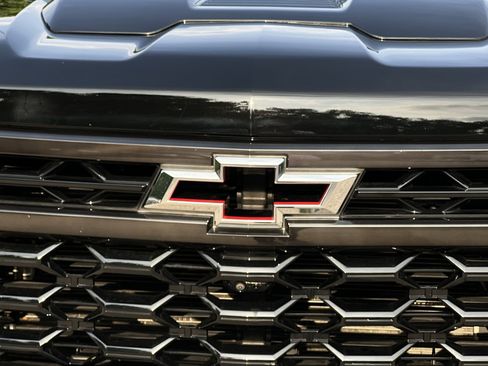 Used 2022 Chevrolet Silverado 1500 ZR2 w/ Technology Package AWD/4WD image 12