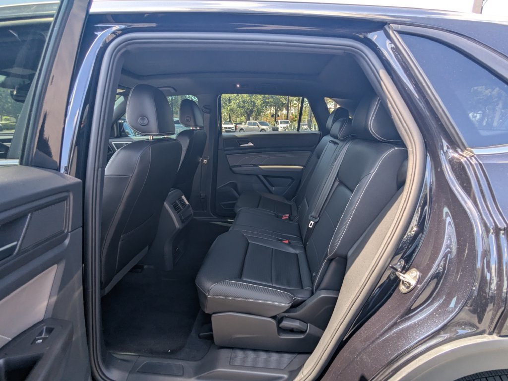 Used 2023 Volkswagen Atlas Cross Sport SE FWD image 26