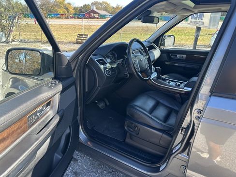 Used 2011 Land Rover Range Rover Sport HSE image 15