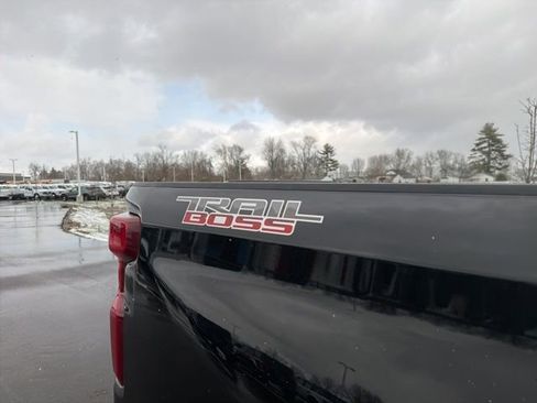 Used 2019 Chevrolet Silverado 1500 Custom Trail Boss w/ Custom Convenience Package image 7
