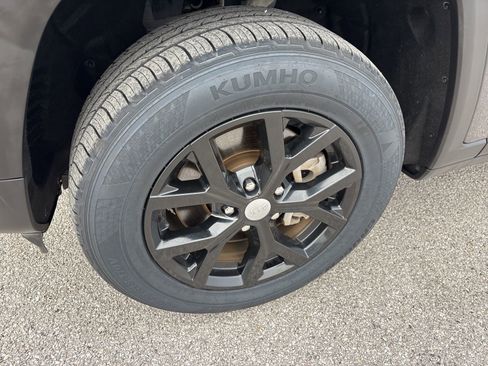 Used 2022 Jeep Grand Cherokee L Limited image 24