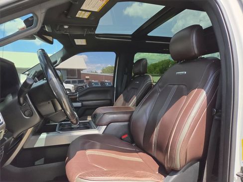 Used 2017 Ford F250 Platinum w/ Platinum Ultimate Package AWD/4WD image 25