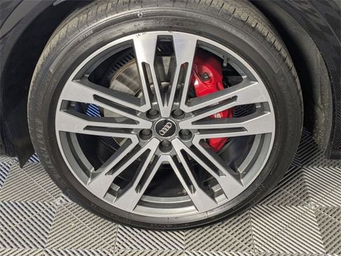 Used 2019 Audi SQ5 Prestige w/ Prestige Package image 8