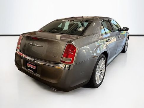 Used 2011 Chrysler 300 Limited RWD image 6