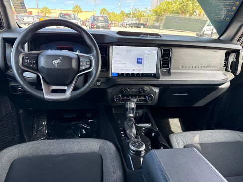 Used 2025 Ford Bronco Big Bend image 6