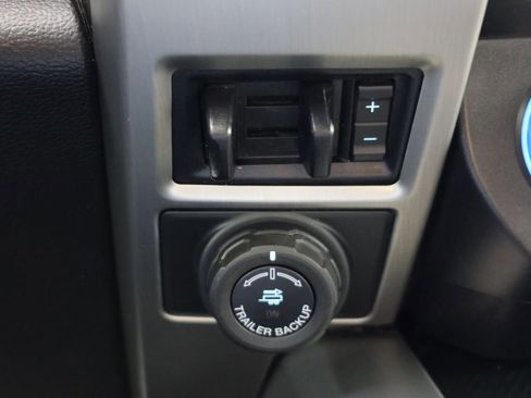 Used 2021 Ford F350 Platinum w/ Tremor Off-Road Package AWD/4WD image 32