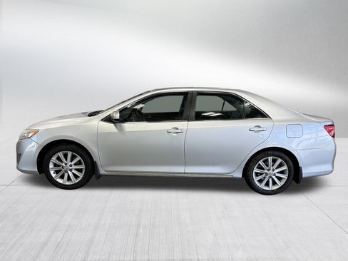 Used 2013 Toyota Camry XLE FWD image 4