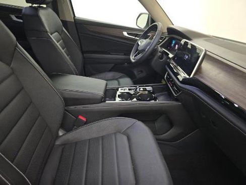 Used 2024 Volkswagen Atlas SEL image 8