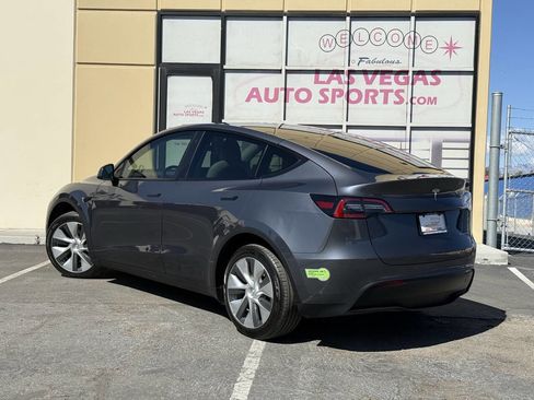 Used 2023 Tesla Model Y Long Range image 9