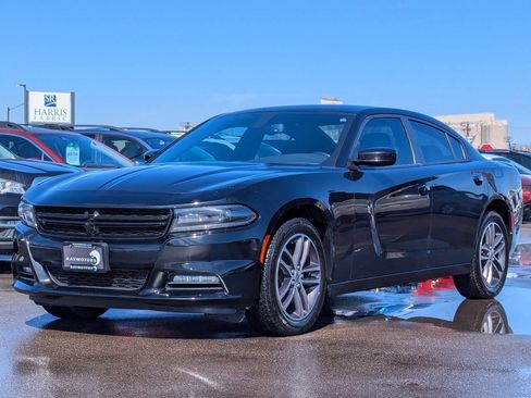 Used 2019 Dodge Charger SXT AWD/4WD image 7