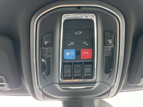 Used 2022 Jeep Grand Cherokee Trailhawk image 28