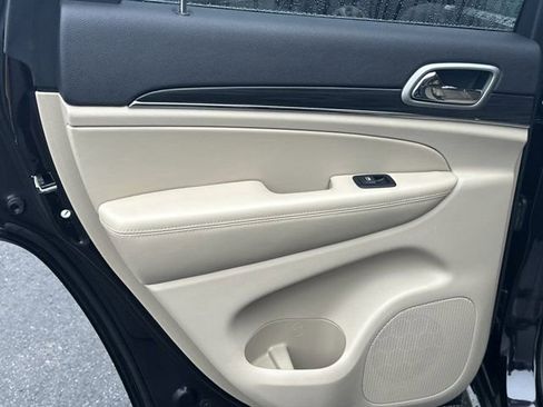 Used 2019 Jeep Grand Cherokee Limited image 26