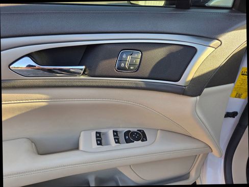 Used 2018 Lincoln MKZ Premiere image 14