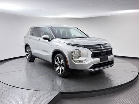 Used 2025 Mitsubishi Outlander SE AWD/4WD image 11
