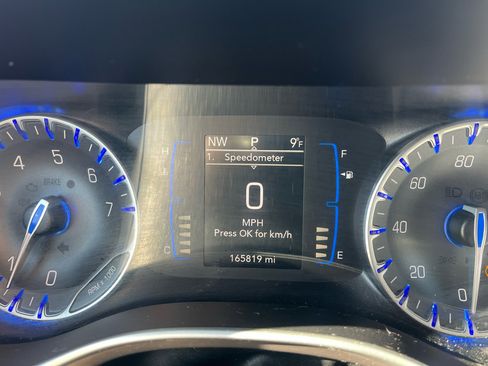 Used 2017 Chrysler Pacifica LX image 10