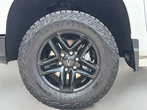 Used 2024 Chevrolet Silverado 1500 Custom Trail Boss w/ LPO, Dark Essentials Package AWD/4WD image 41