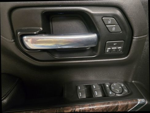 Used 2019 GMC Sierra 1500 Denali w/ Denali Ultimate Package AWD/4WD image 11