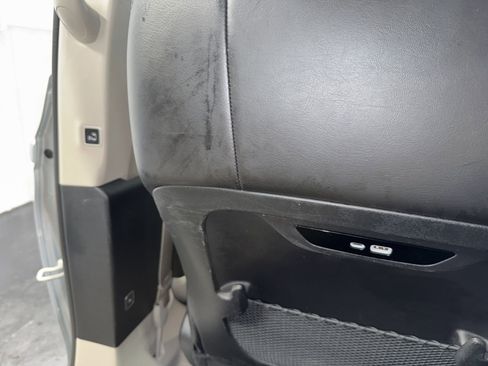 Used 2024 Chrysler Pacifica Touring-L image 17