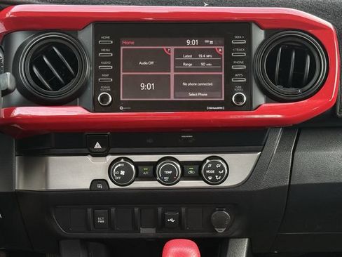 Used 2022 Toyota Tacoma SR RWD image 17