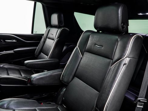 Used 2021 Cadillac Escalade Premium Luxury image 46