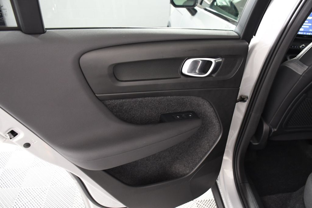 Used 2023 Volvo C40 Recharge Core AWD/4WD image 26