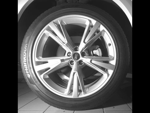 Certified 2022 Audi Q8 Premium AWD/4WD image 12