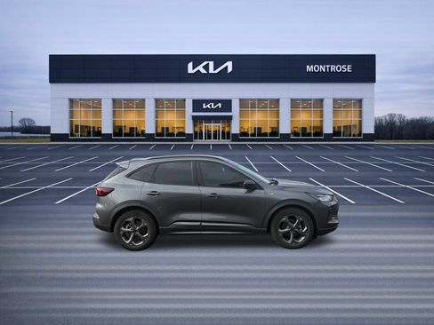 Used 2023 Ford Escape ST-Line w/ Tech Pack #1 FWD image 4